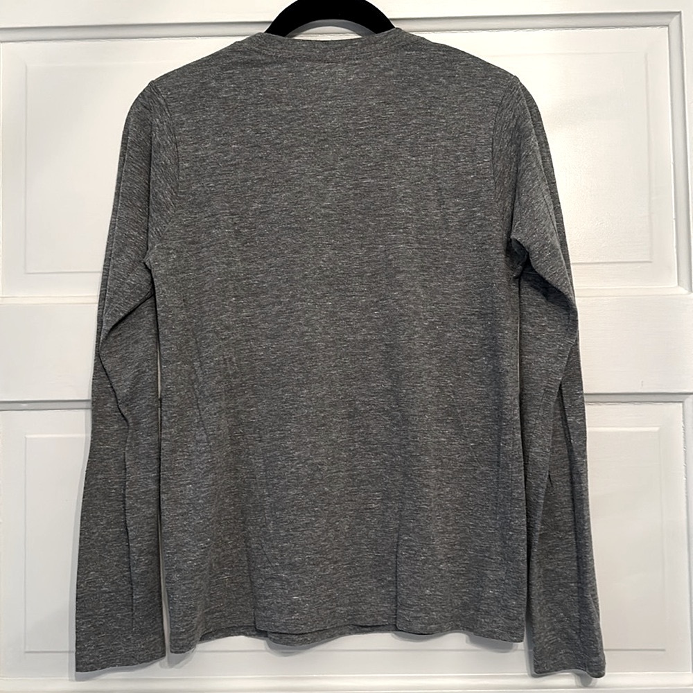 Harvard Long Sleeve crewneck T-shirt in heather gray - Picture 3 of 7